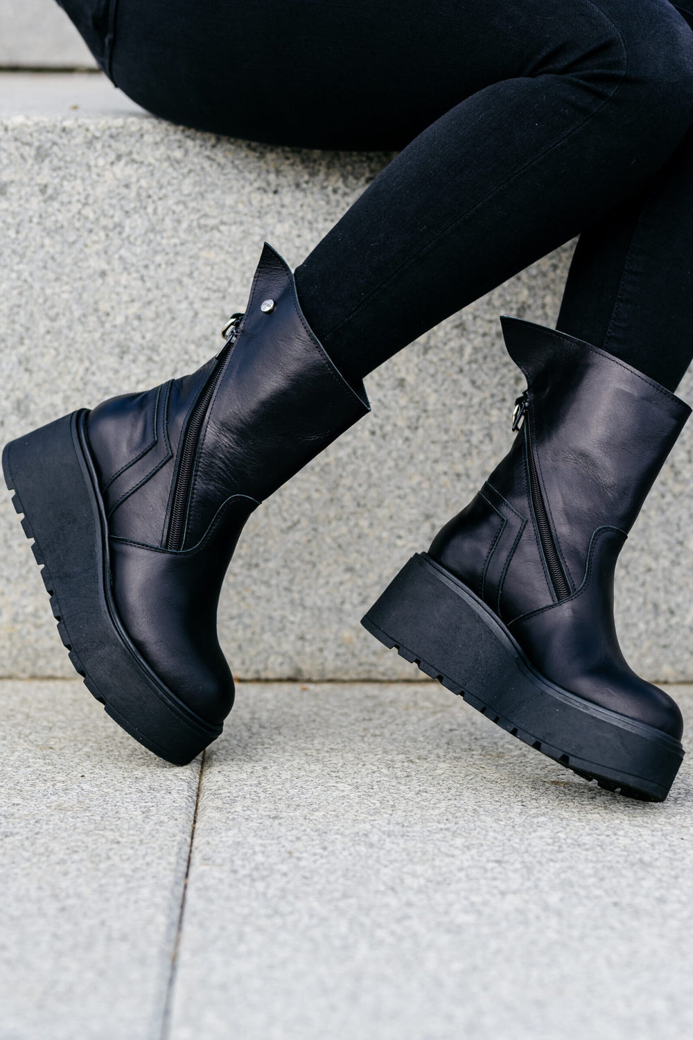 Ghete-din-piele-naturala-negre-Paris