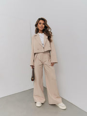 Costum dama bej sacou si pantalon Nicole - mauri.ro (3)