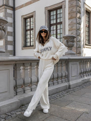 Set-bluza-cu-gluga-si-pantaloni-ecru-Simply (2)