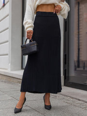 Fusta-lunga-plisată-neagră-Anémone