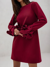 Rochie-dama-eleganta-burgundi-cu-volane-tip-floare