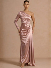 Rochie lunga cu o maneca roz