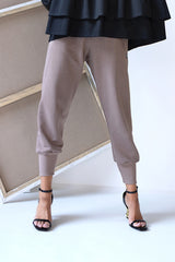 pantaloni-bej-signify