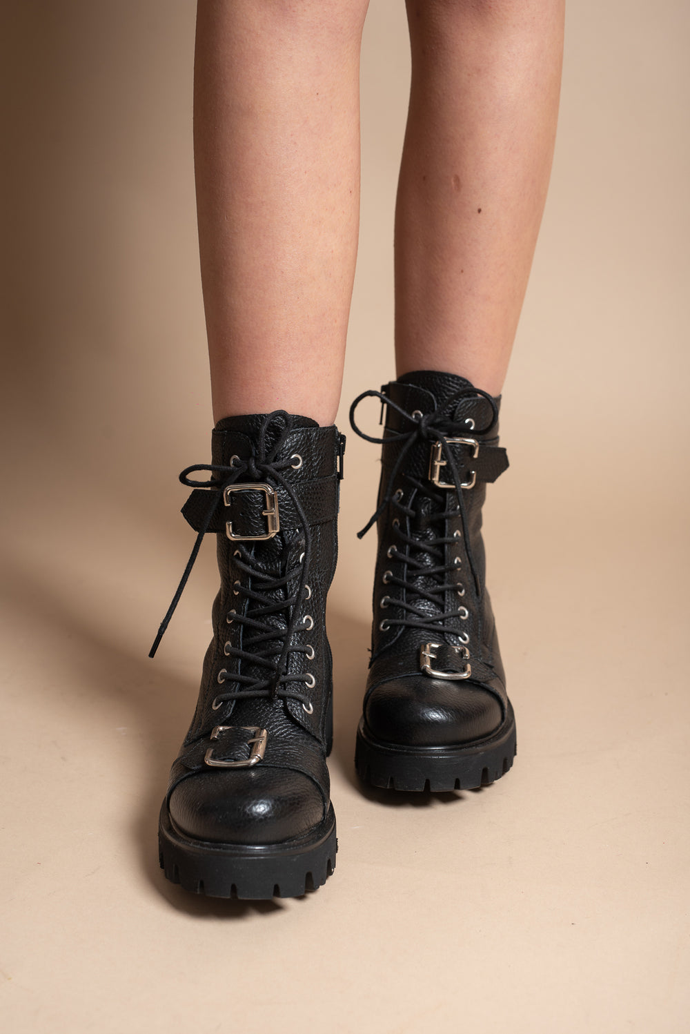 Ghete-din-piele-neagra-Adelline-Mini-3568-4