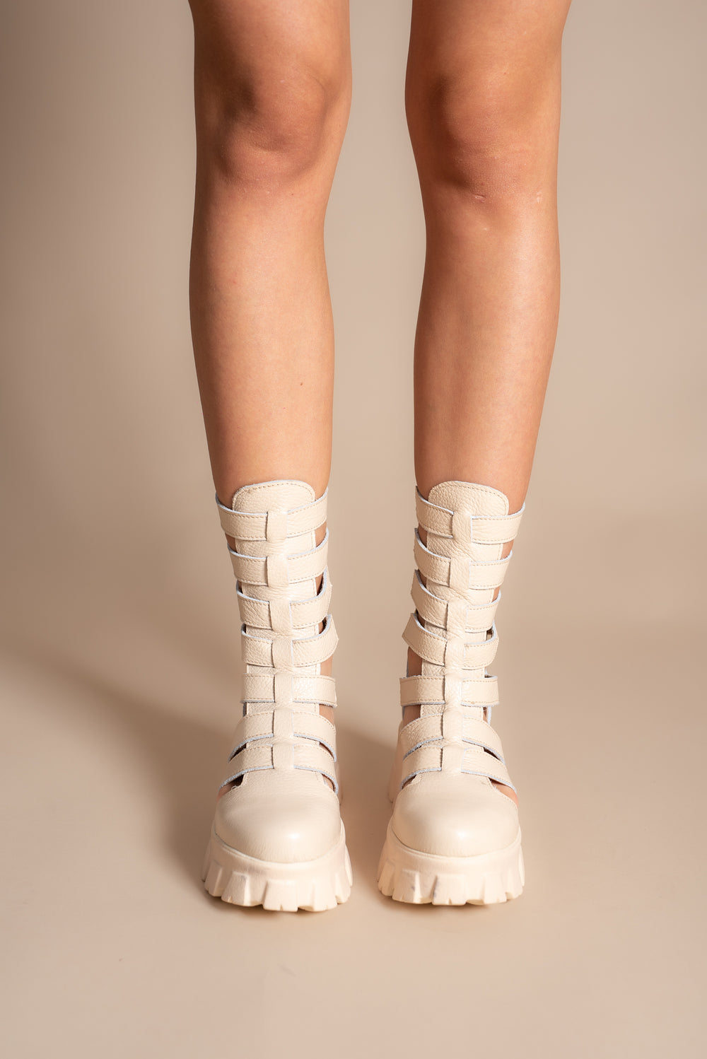 Ghete din piele bej Combat Latte