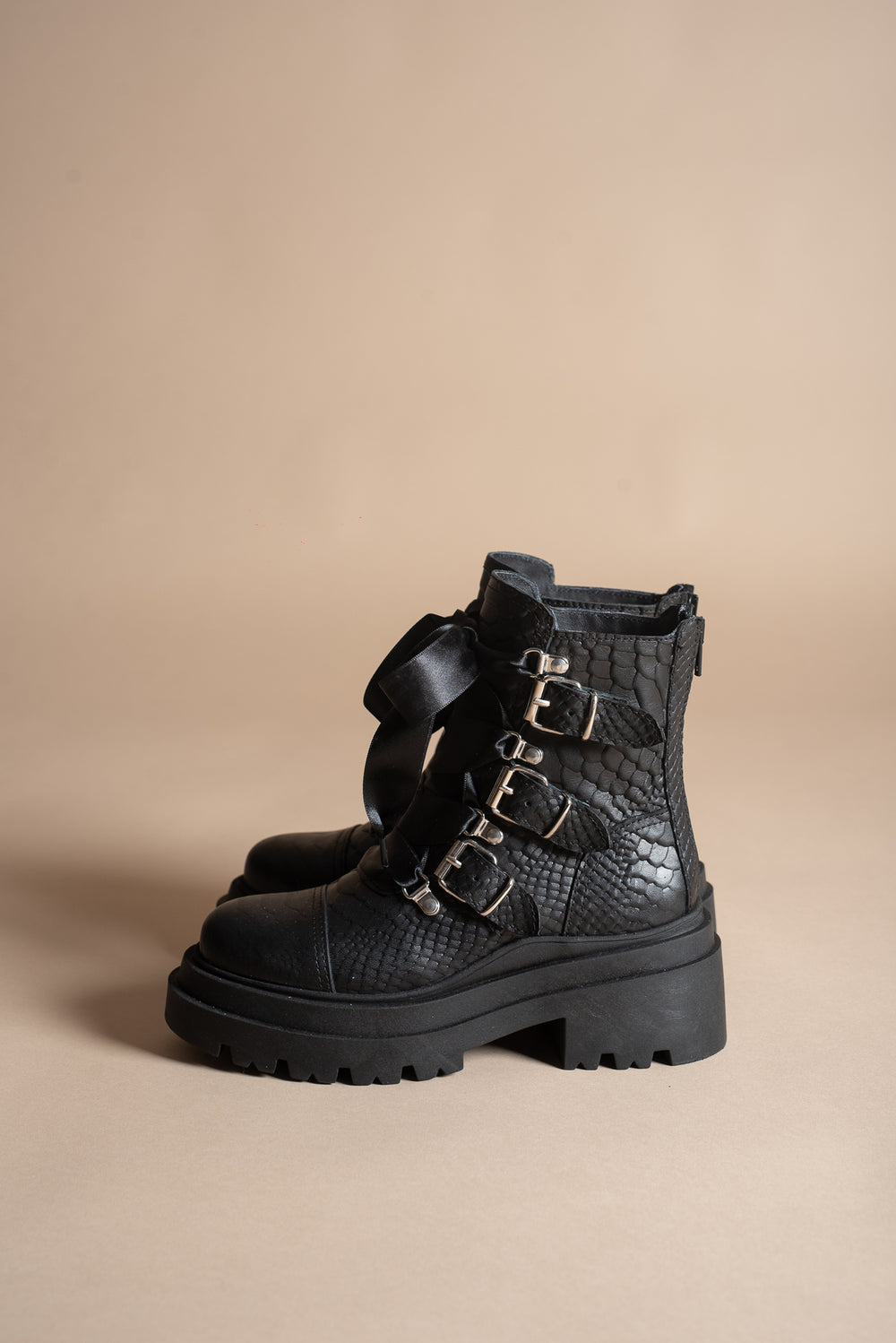 Ghete-din-piele-neagra-Fairy-Tropea-2881-2