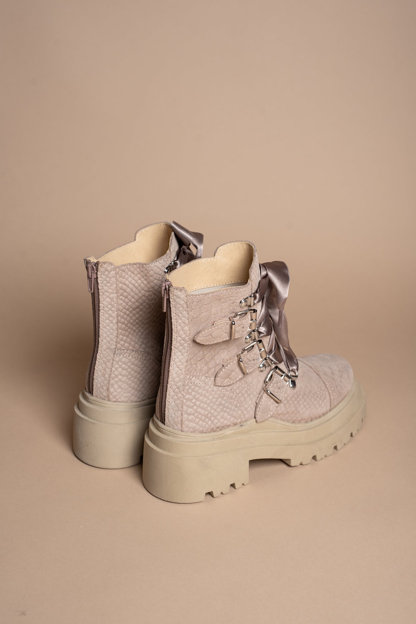 Ghete-din-piele-bej-Fairy-Tropea-3930-3