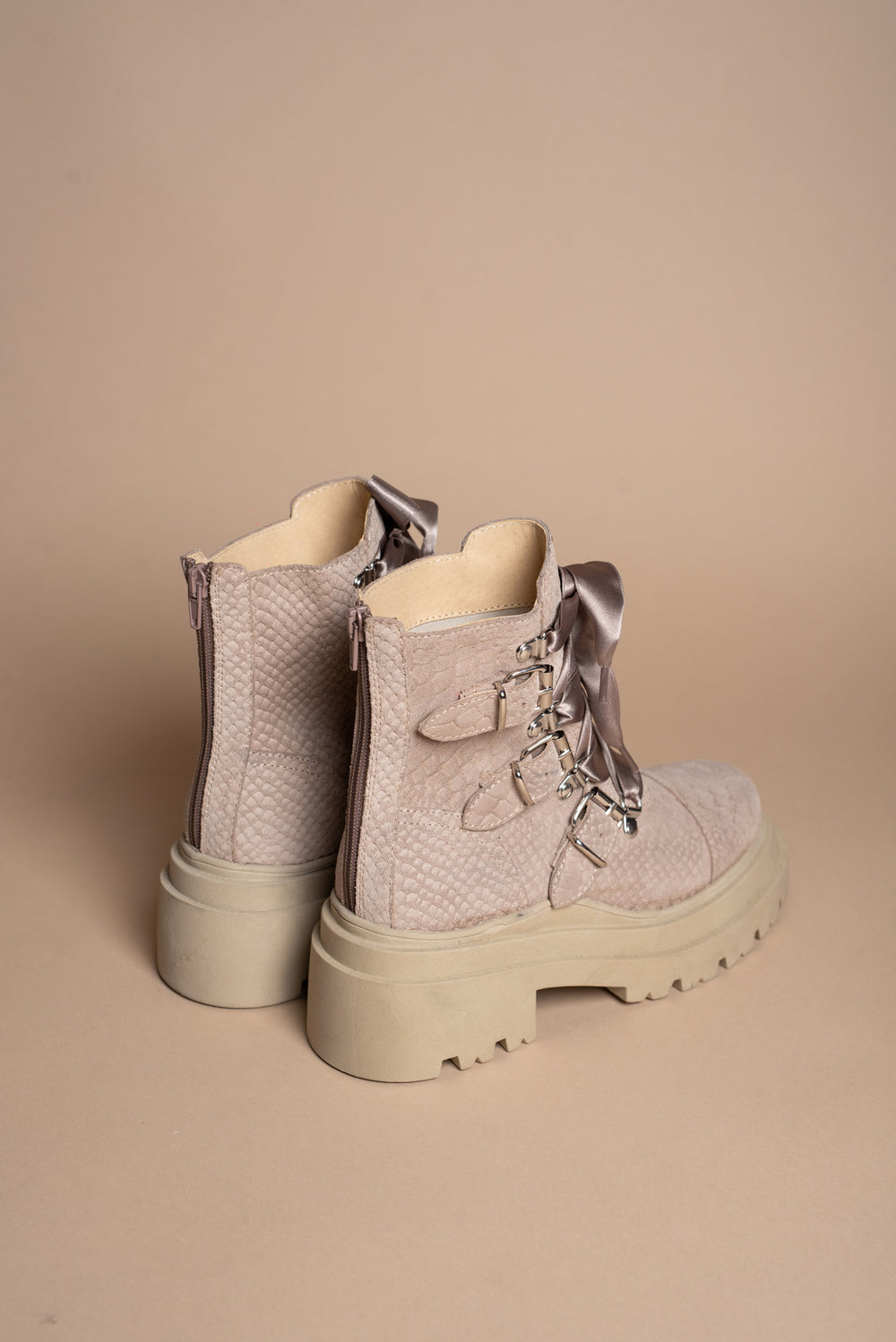 Ghete-din-piele-bej-Fairy-Tropea-3930-3