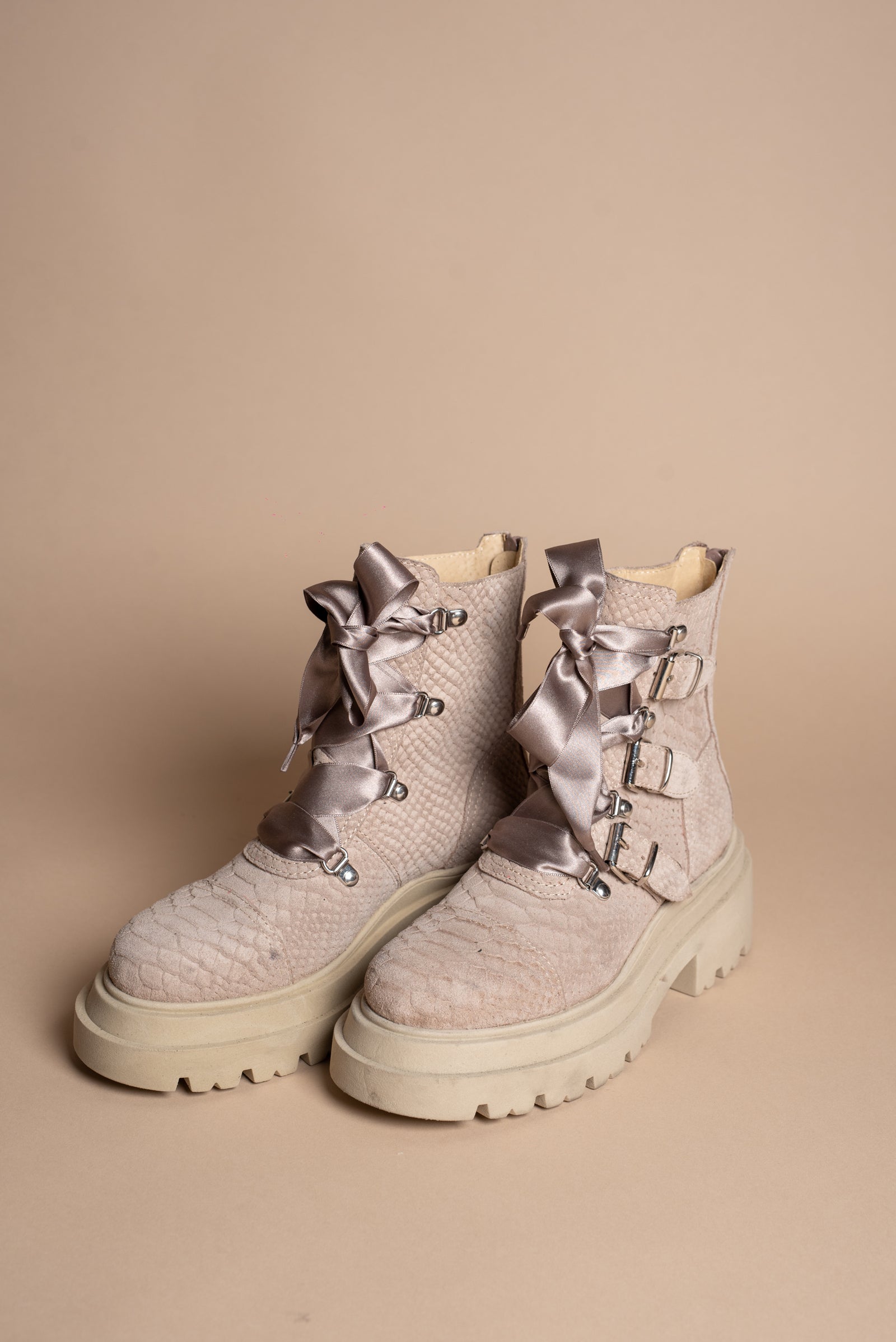 Ghete din piele bej Fairy Tropea