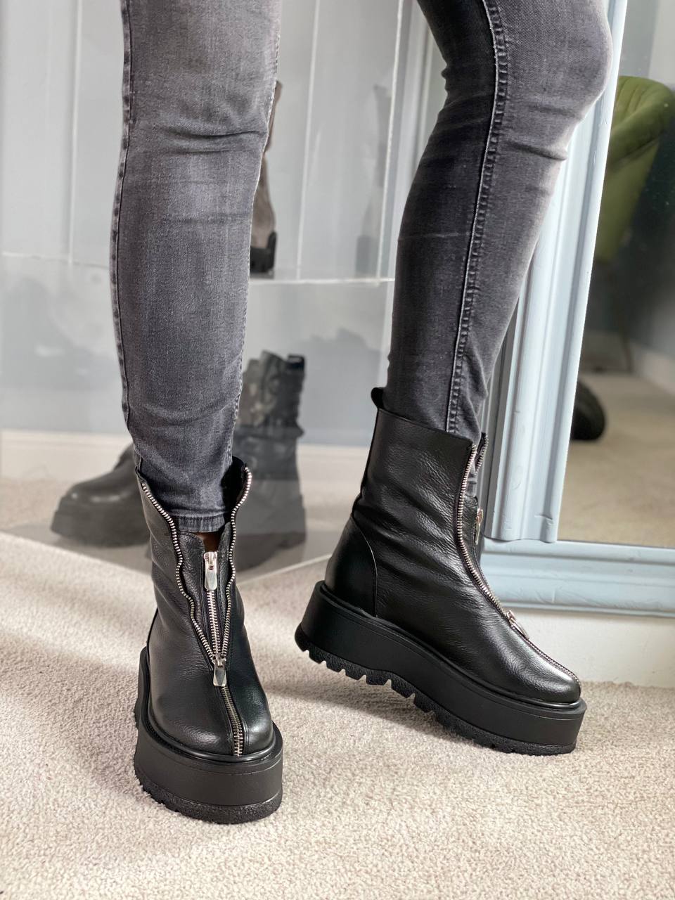 Ghete-din-piele-neagra-Gia-4645-1