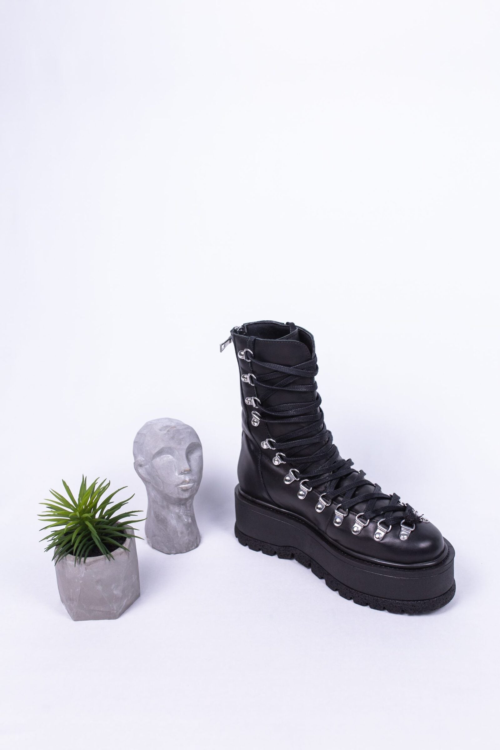 Ghete-din-piele-neagra-Rosie-3041-1