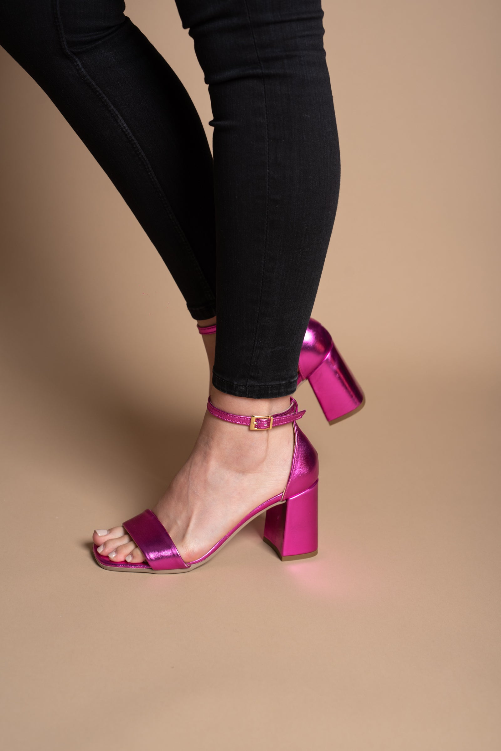 Sandale-din-piele-cu-toc-Sara-fucsia-1292-1