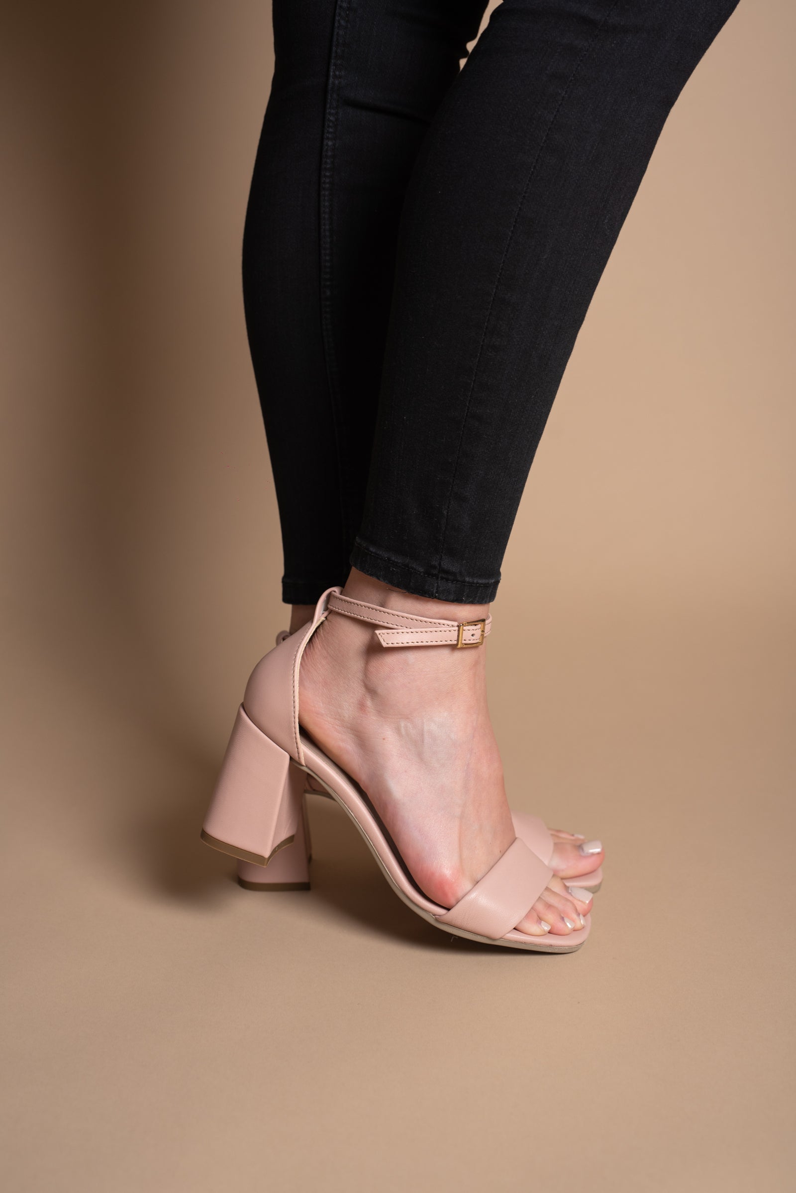 Sandale-din-piele-cu-toc-Sara-nude-9299-2