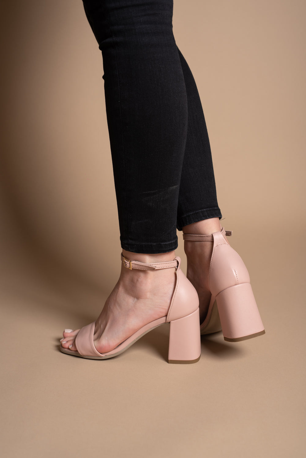 Sandale-din-piele-cu-toc-Sara-nude-9299-3