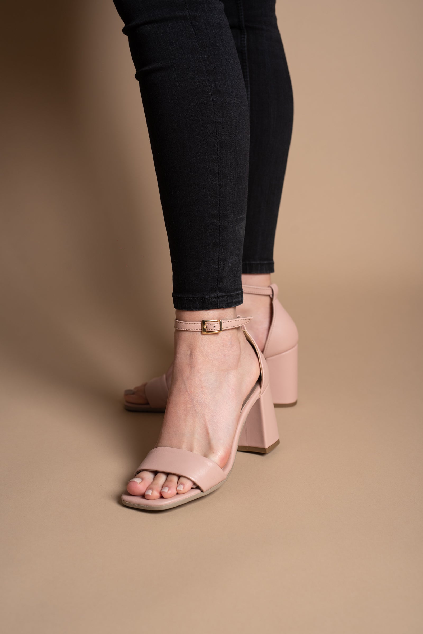 Sandale-din-piele-cu-toc-Sara-nude-9299-4