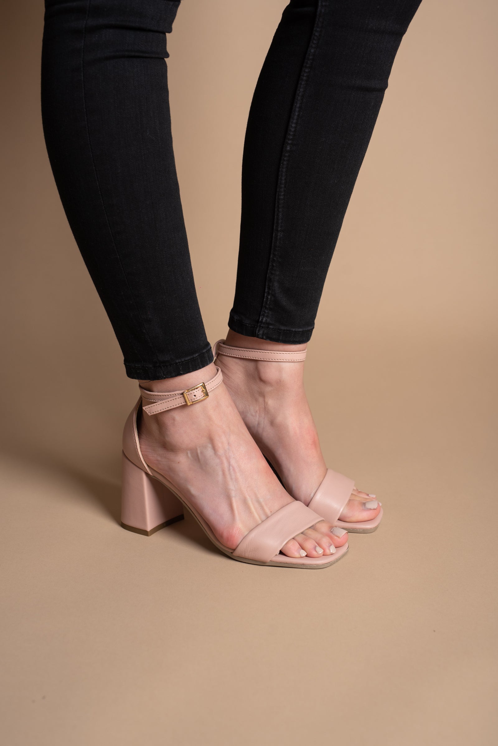 Sandale-din-piele-cu-toc-Sara-nude-9299-5