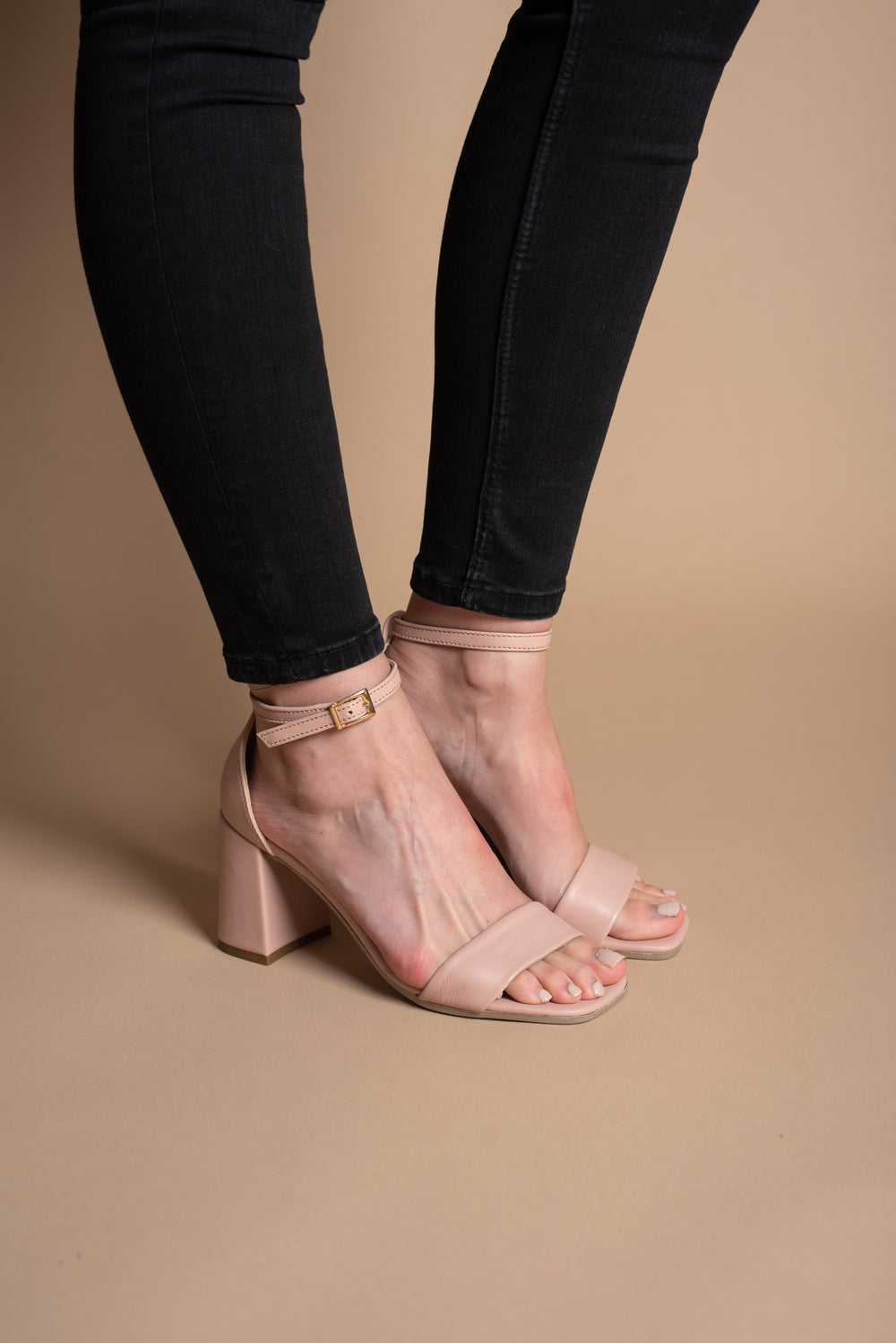 Sandale-din-piele-cu-toc-Sara-nude-9299-5