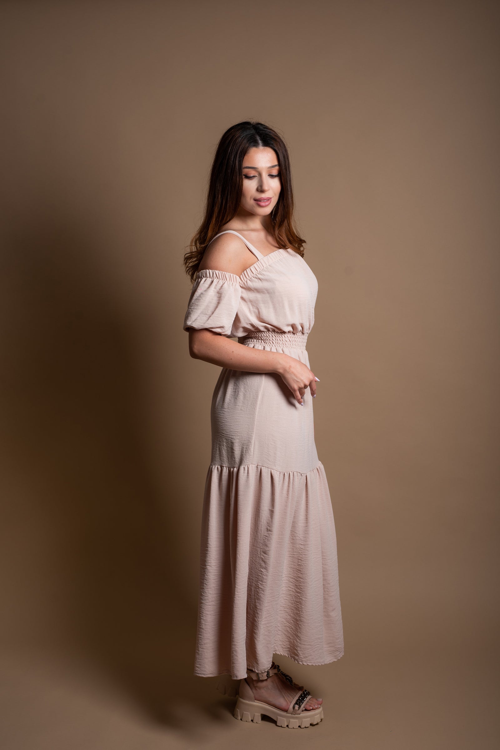 rochie-dama-cu-volane-bej2