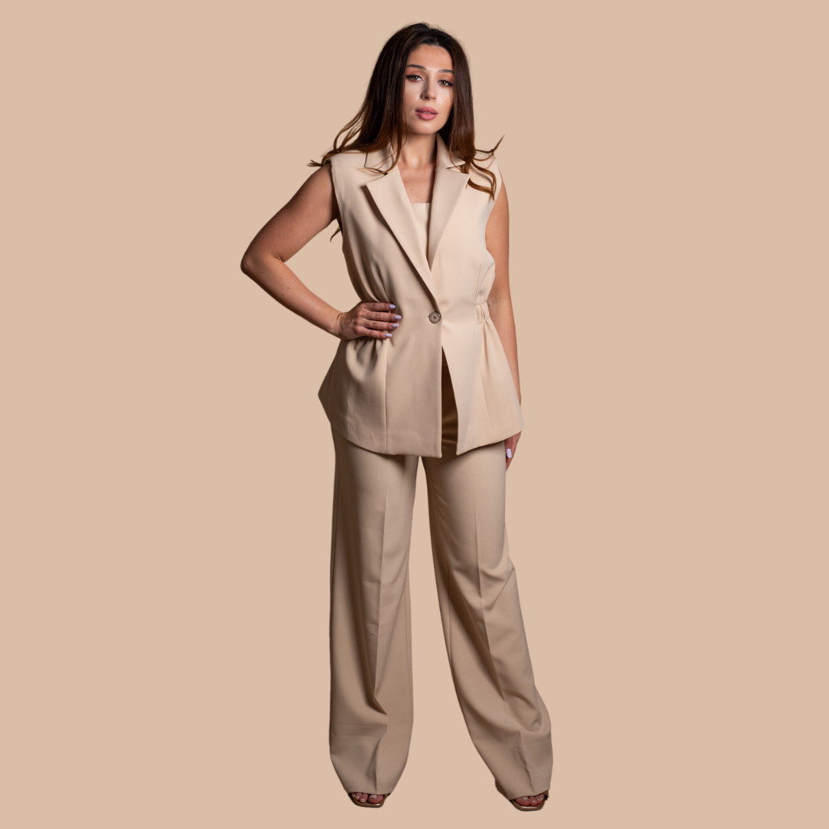 Costum dama pantalon vesta si top bej
