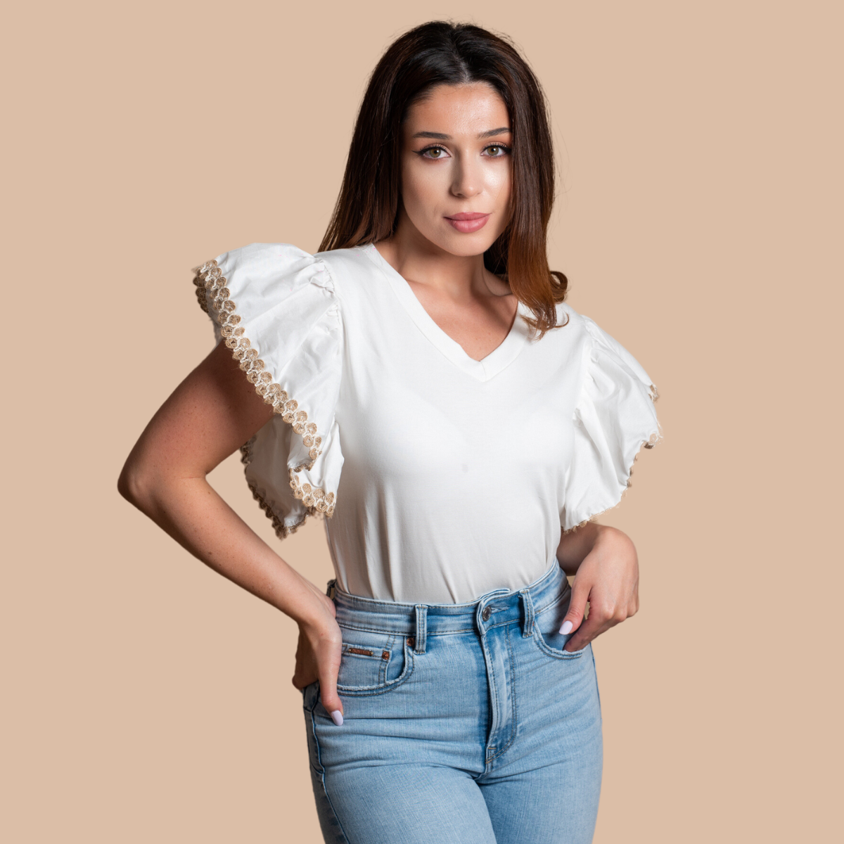 Tricou-dama-alb-cu-volane-bej-9700-2