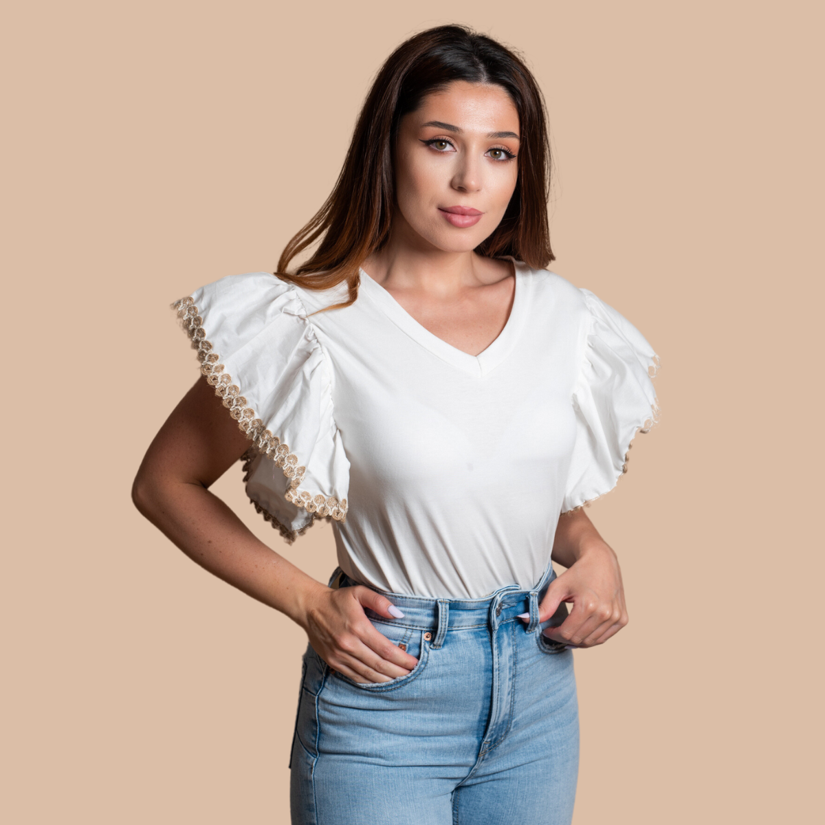 Tricou dama alb cu volane bej