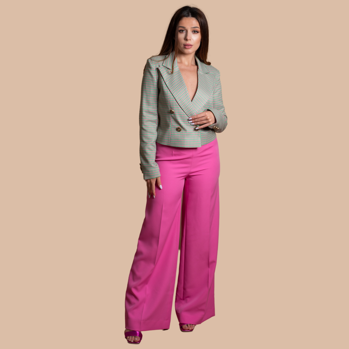Costum-dama-roz-sacou-in-carouri-cu-pantaloni-3102-5