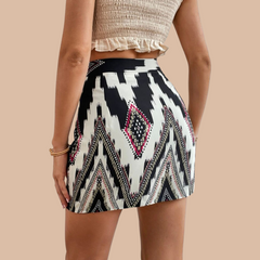 Fusta-cu-talie-inalta-si-imprimeu-motive-alb-negru-7217-1