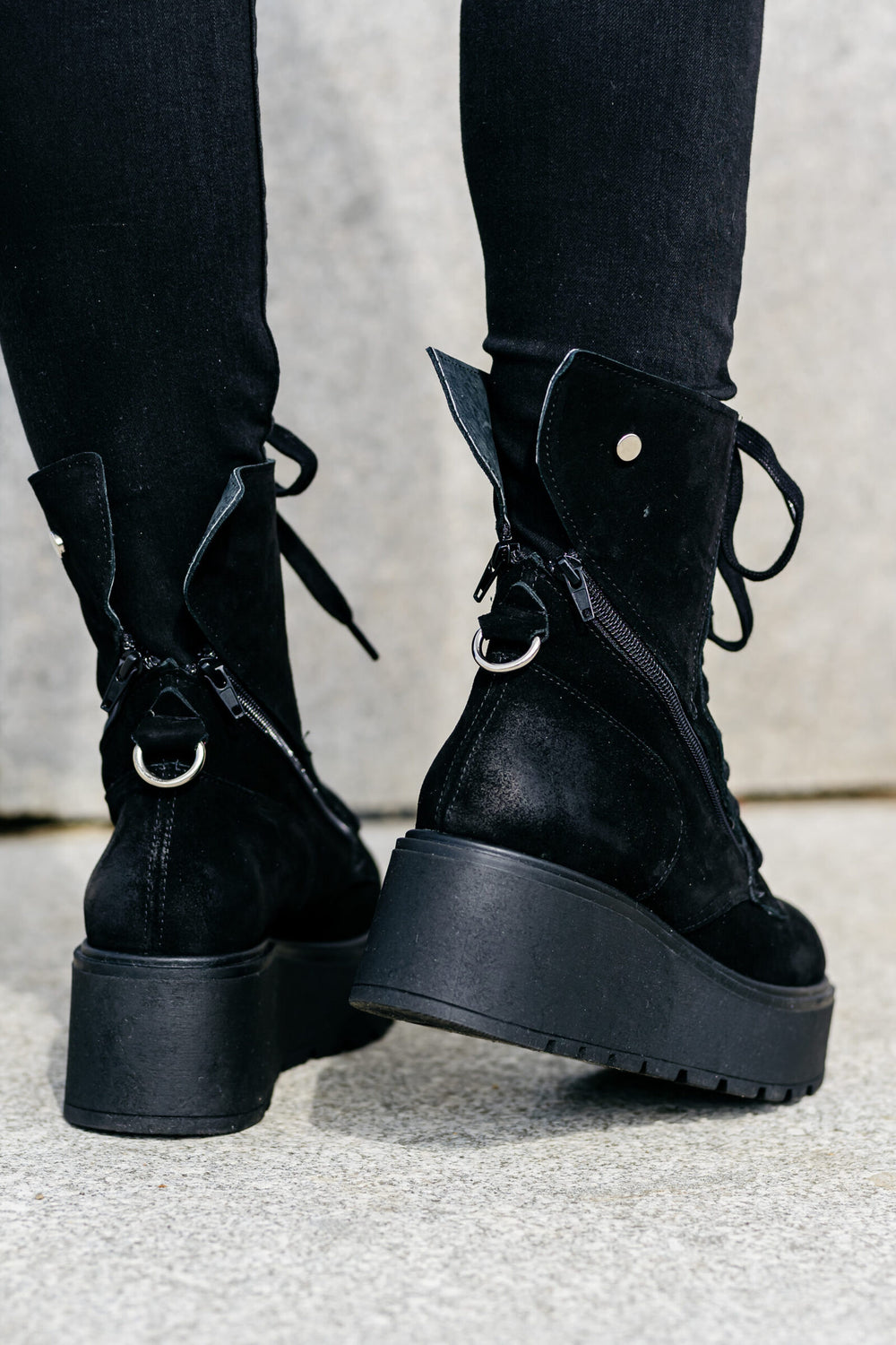 Ghete-din-piele-intoarsa-naturala-negre-Lyon (2)