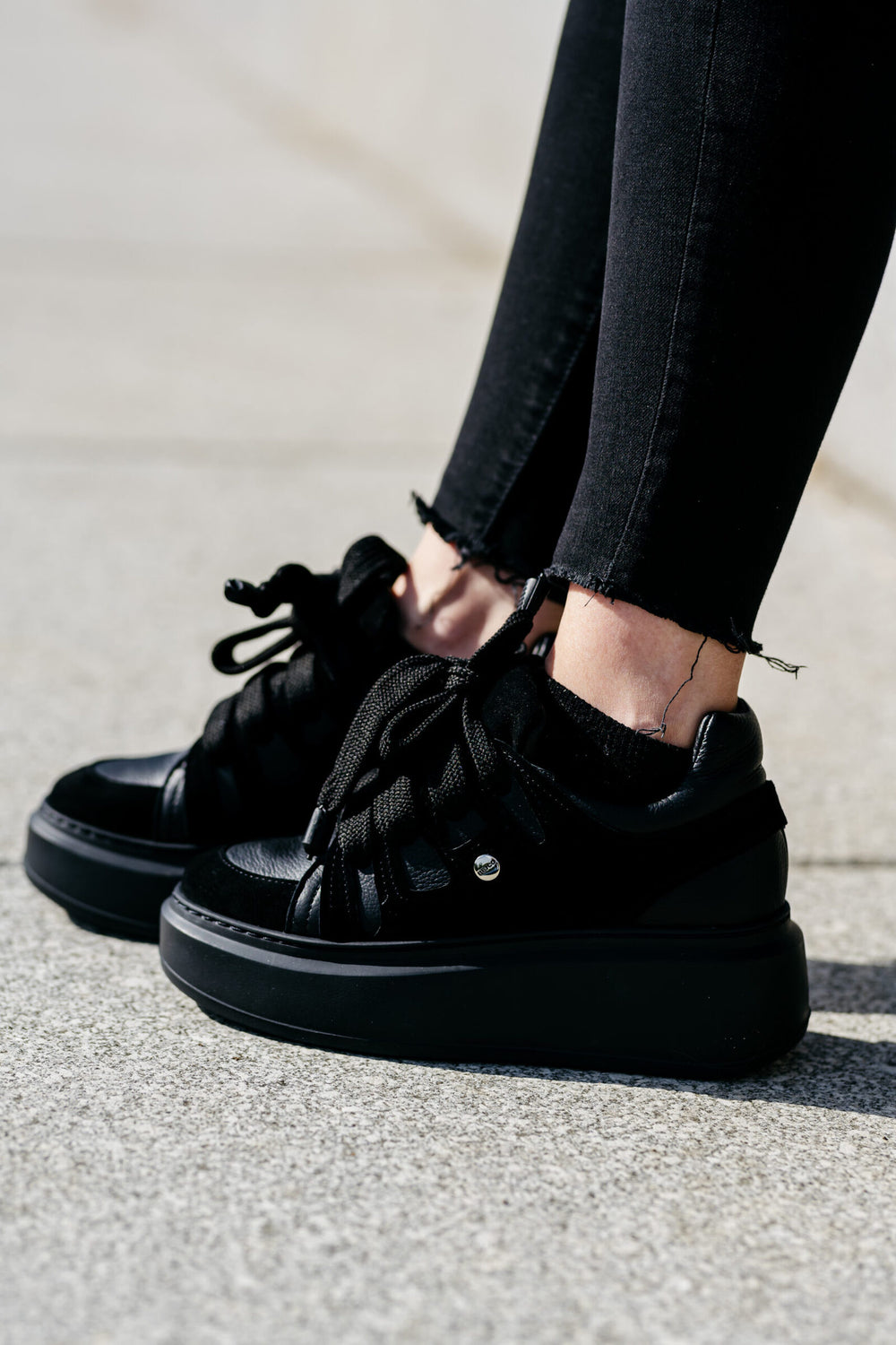 Sneakers-din-piele-naturala-neagră-Elisio (3)