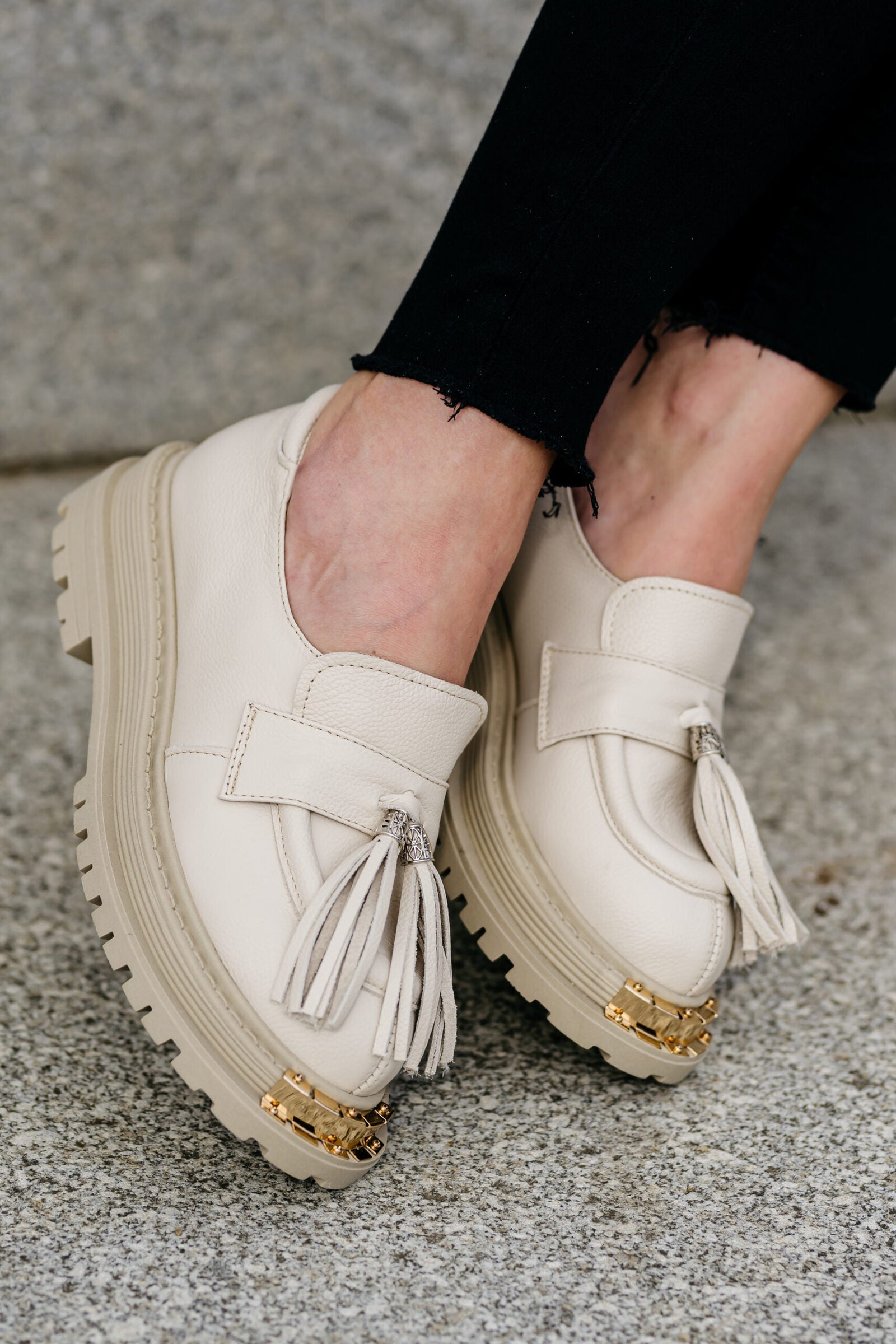 Pantofi-din-piele-naturala-bej-Zaira (4)