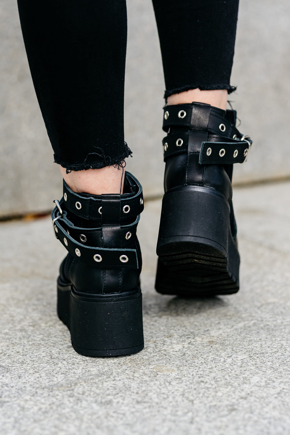 Ghete-din-piele-naturala-negre-Teofila (2)