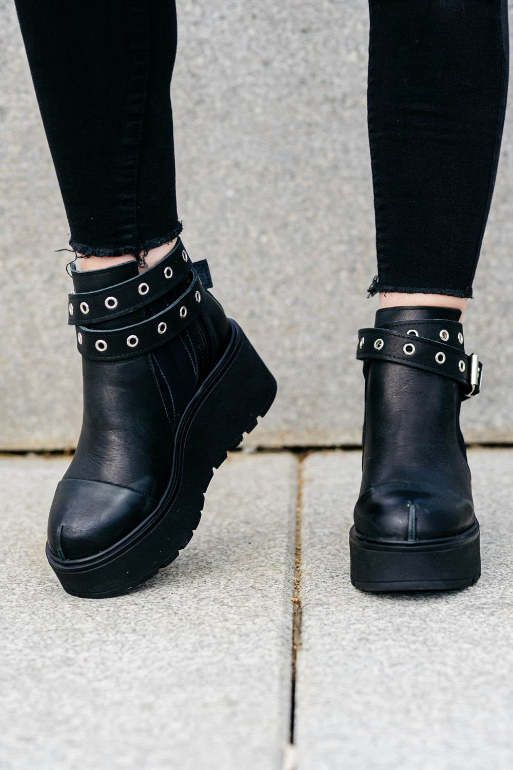 Ghete-din-piele-naturala-negre-Teofila (3)