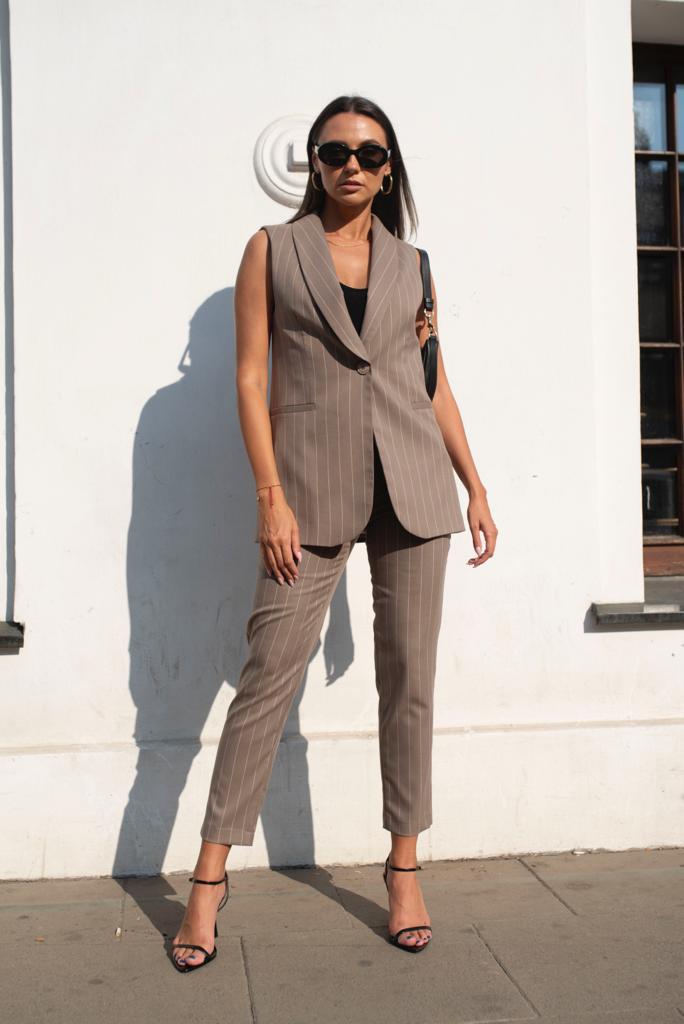 Costum-dama-elegant-vesta-si-pantaloni (3)