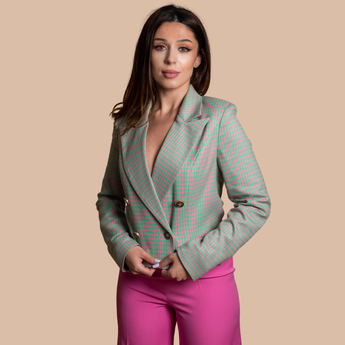 Costum dama roz sacou in carouri cu pantaloni