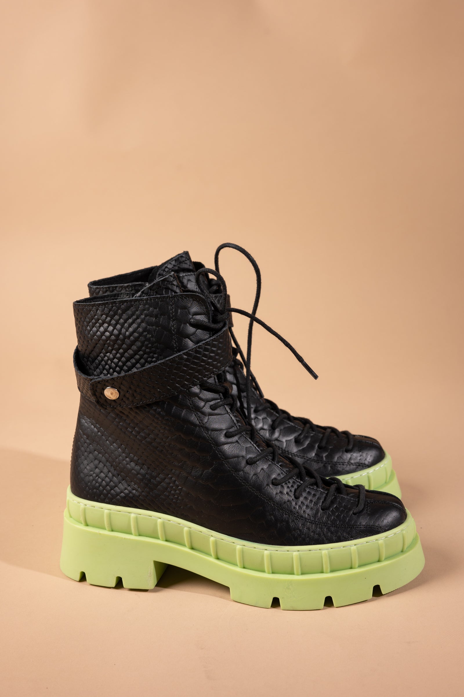 ghete-din-piele-naturala-neagra-grace-lime (3)