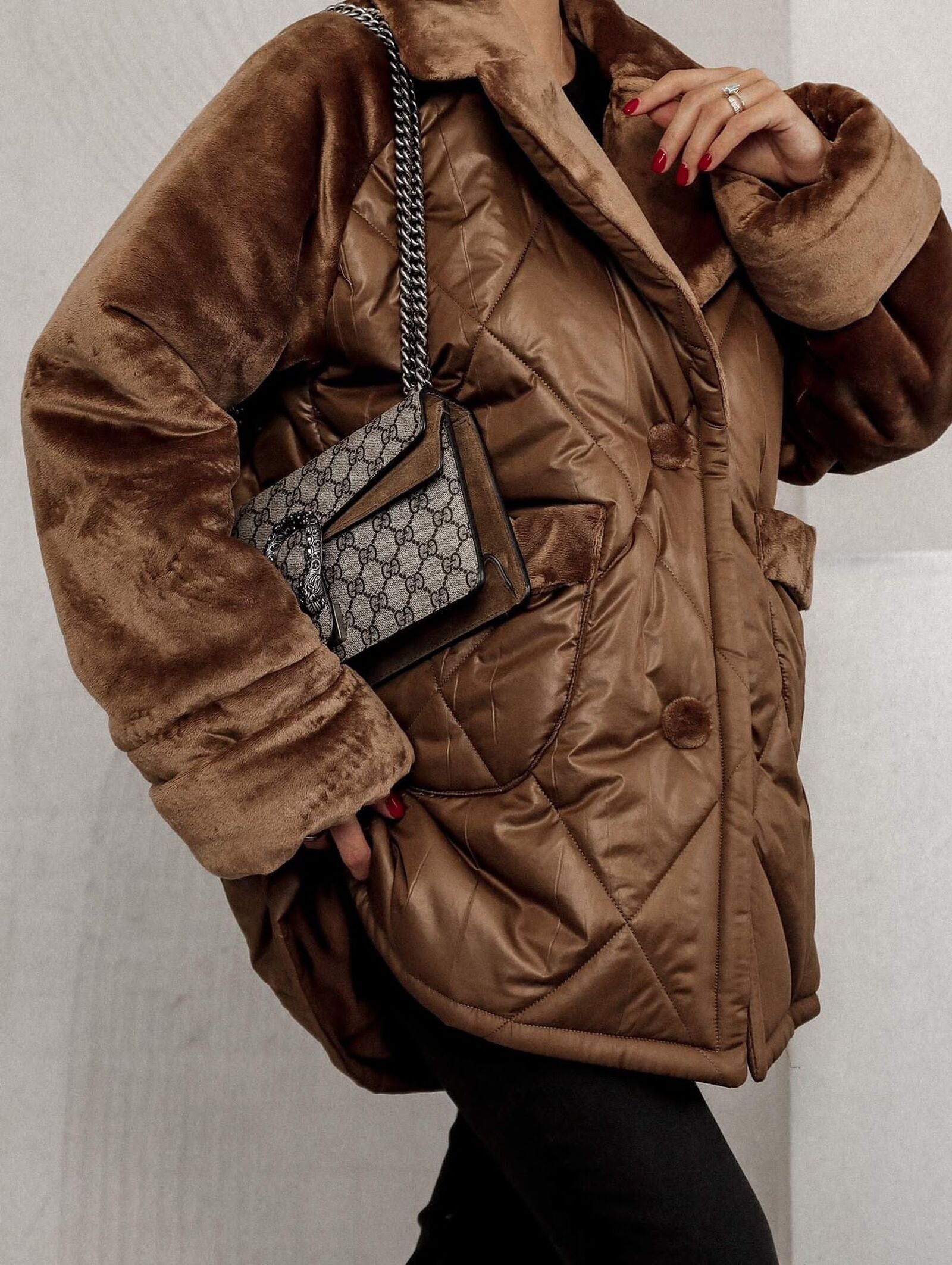 geaca-dama-din-fas-cu-blana-maro-fluffy (2)