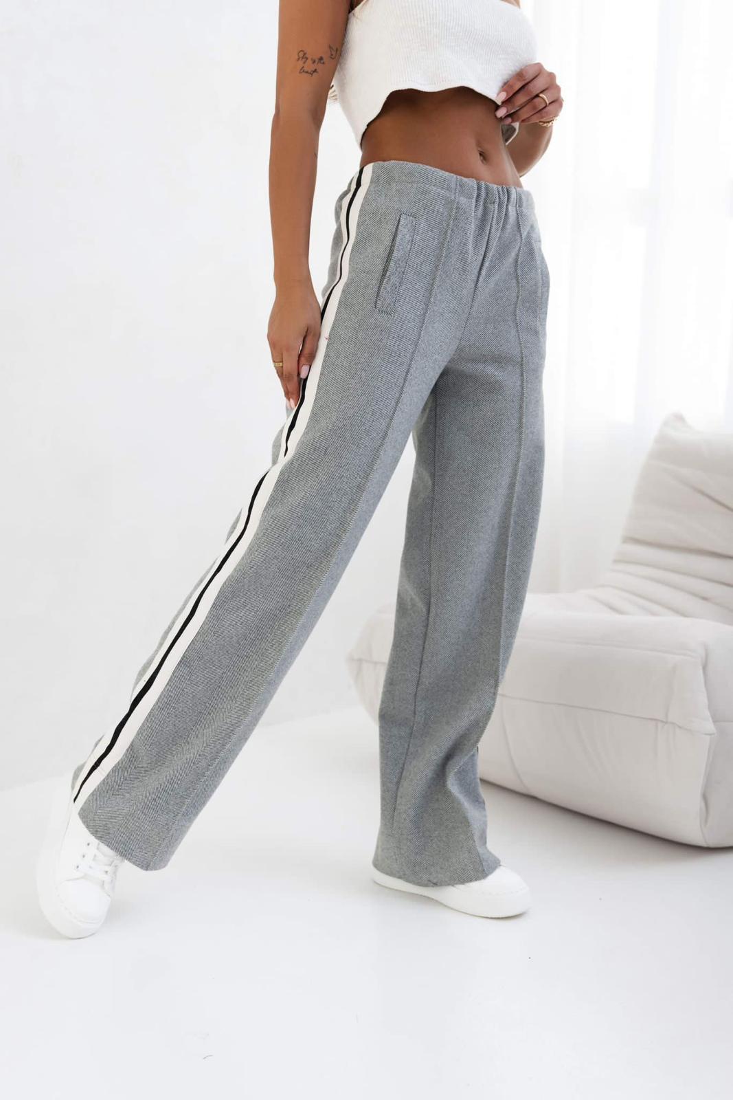 Costum dama gri sacou tip jacheta si pantalon - mauri.ro (2)