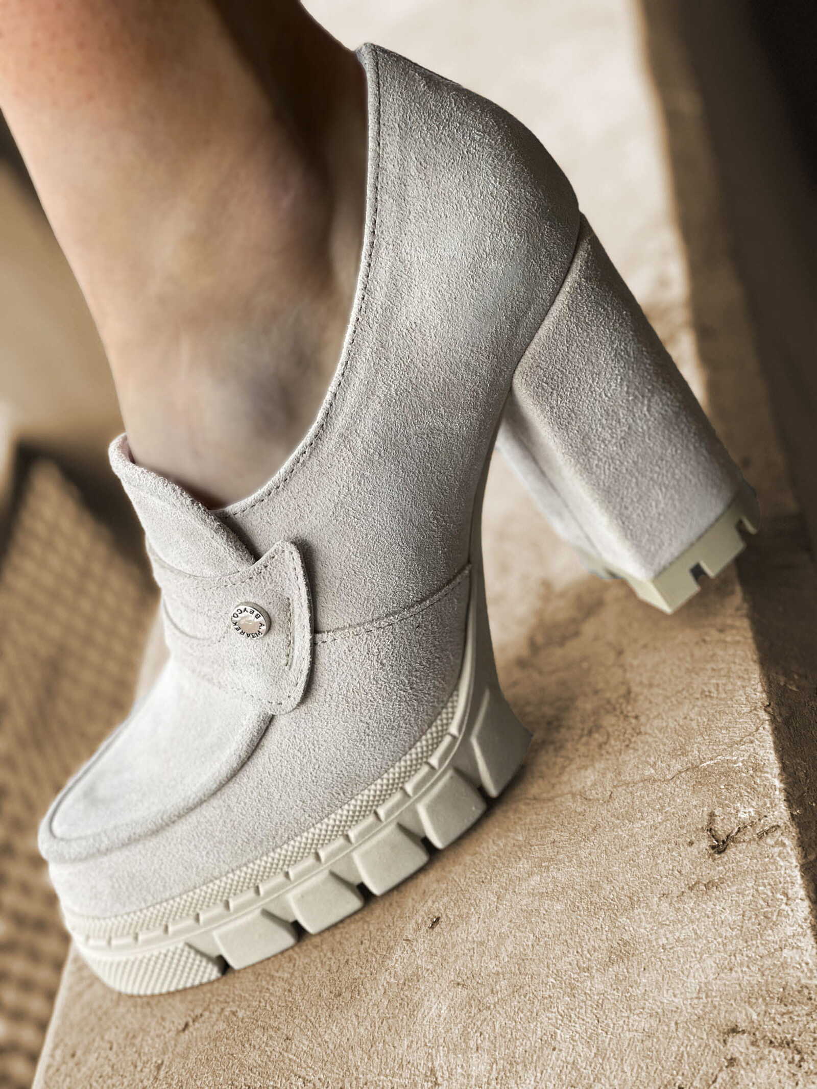 Pantofi-dama-cu-toc-din-piele-naturala-bej-Masimo (3)