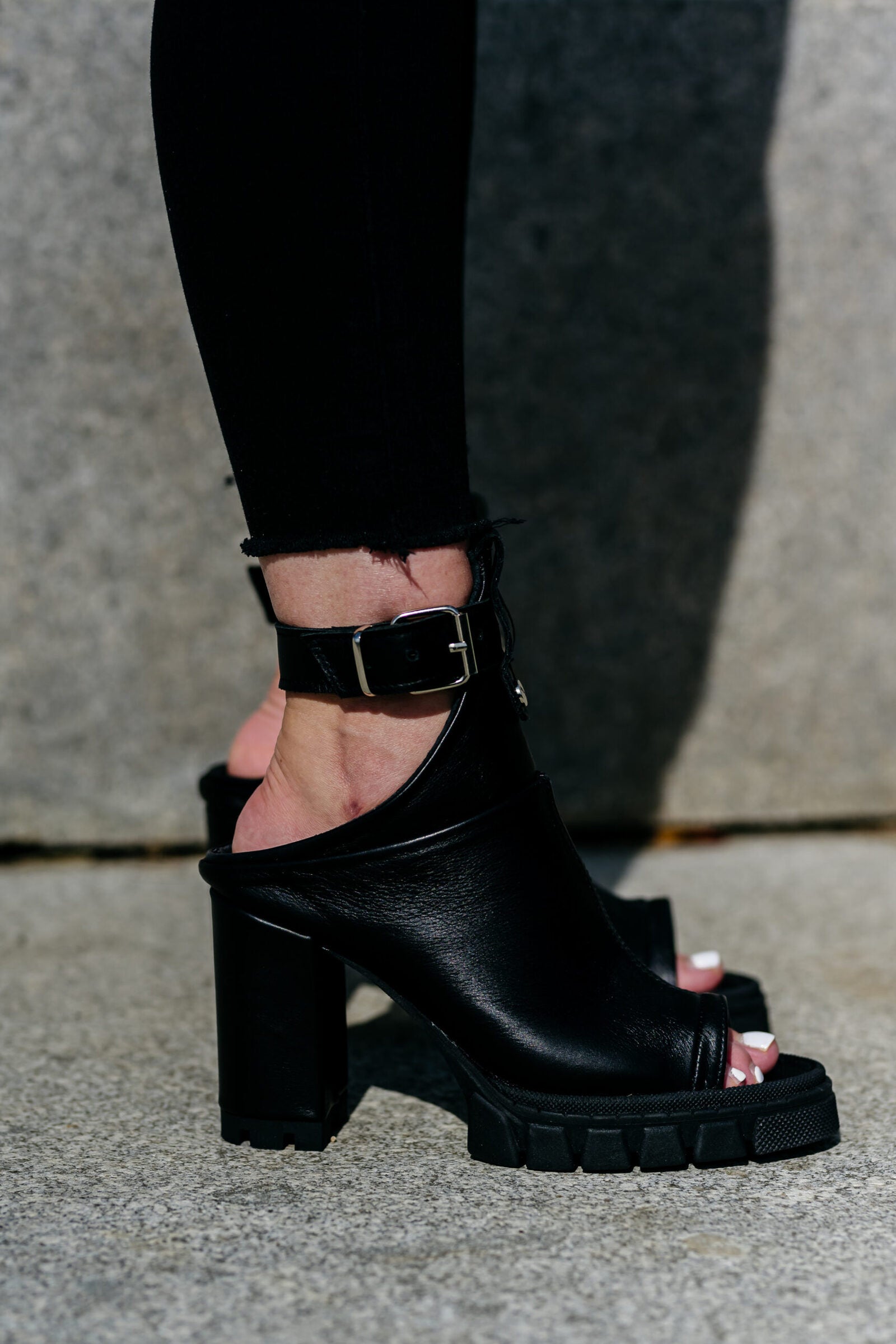 Sandale-dama-din-piele-naturala-negre-Arianna