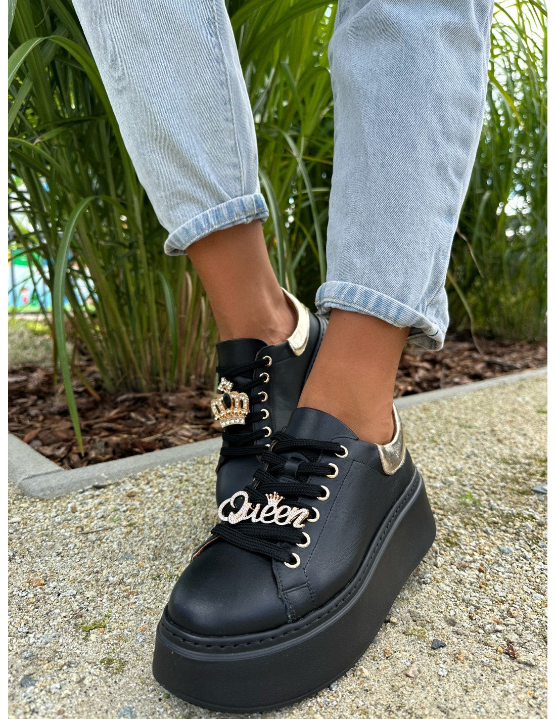 Sneakers-dama-din-piele-naturala-negru-auriu-Mina