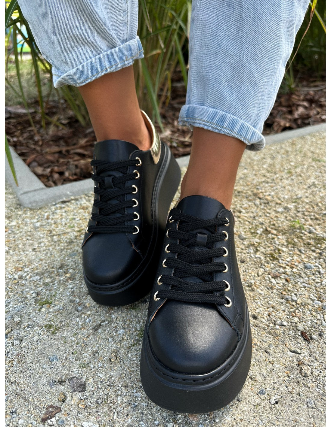 Sneakers-dama-din-piele-naturala-negru-auriu-Mina (3)