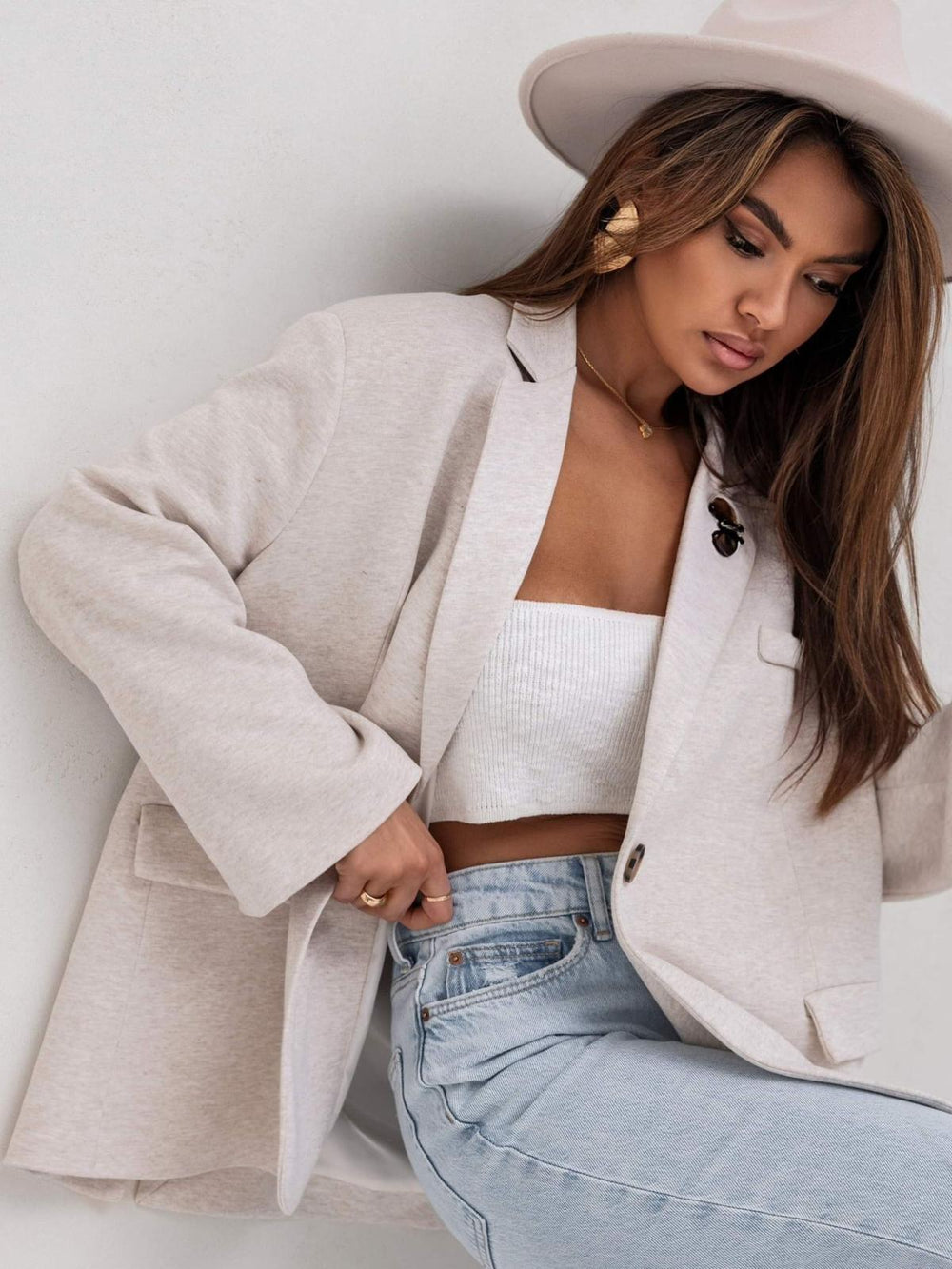 Sacou-dama-OVERSIZED-bej-cu-accesoriu (5)