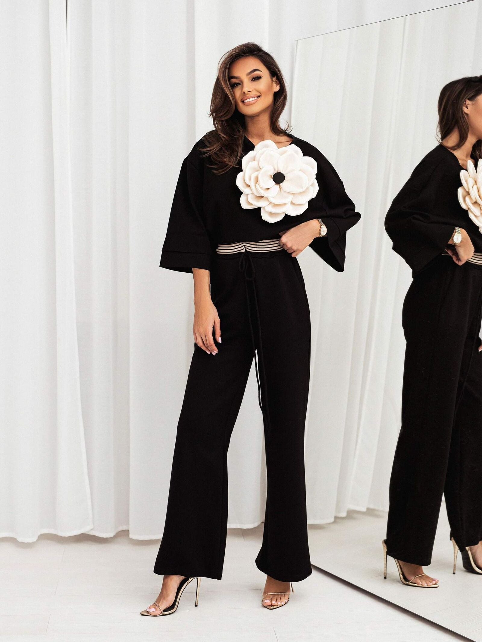 bluza-dama-cu-accesoriu-supradimensionat