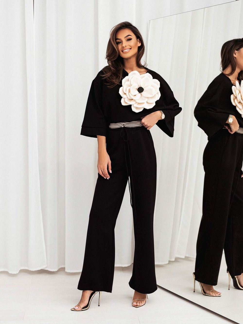 bluza-dama-cu-accesoriu-supradimensionat