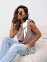 bluza-dama-cappuccino-cu-maneci-scurte-si-floare (3)