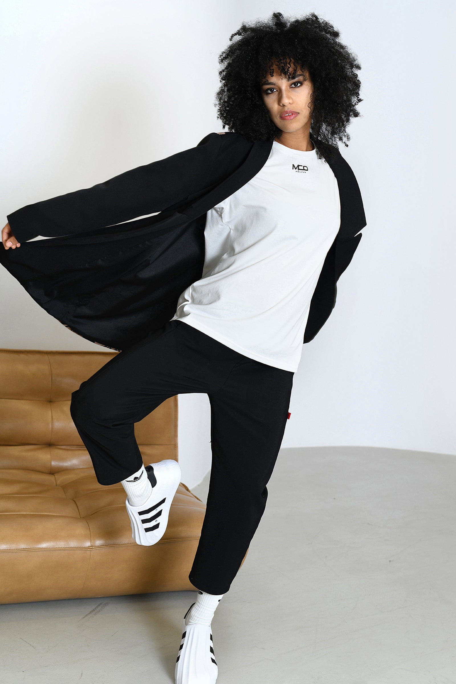 sacou-dama-oversized-cu-model-spate (2)