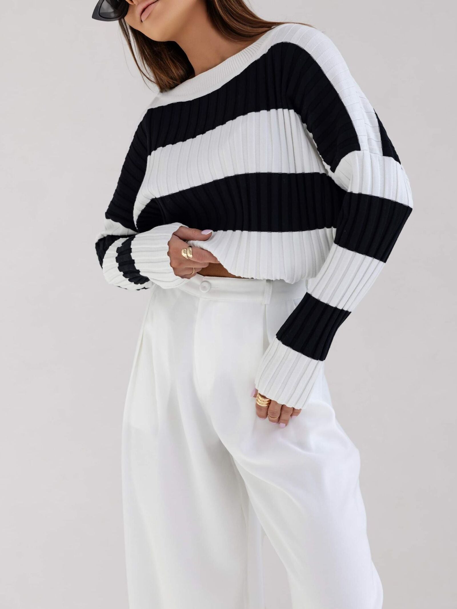 Bluza-dama-in-dungi-alb-negru-oversized (4)