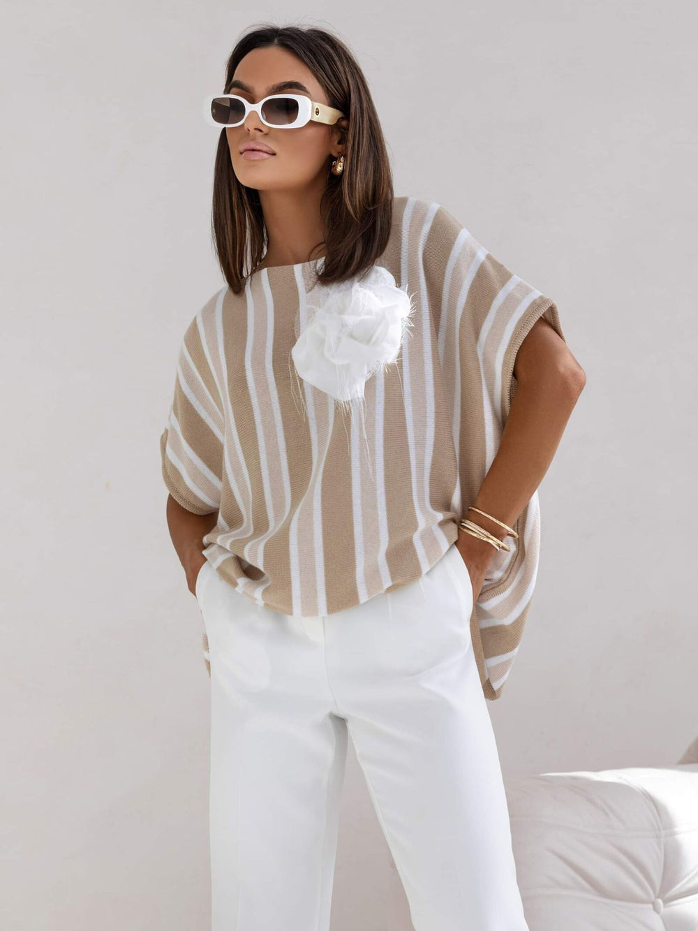 tricou-dama-in-dungi-si-accesoriu (3)