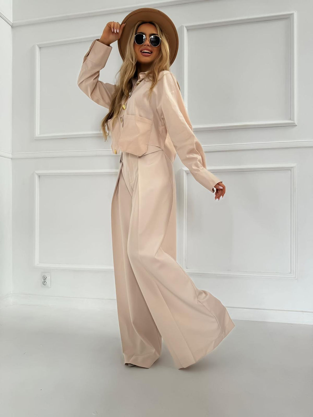 costum-bej-sacou-si-pantaloni-medelyn (3)