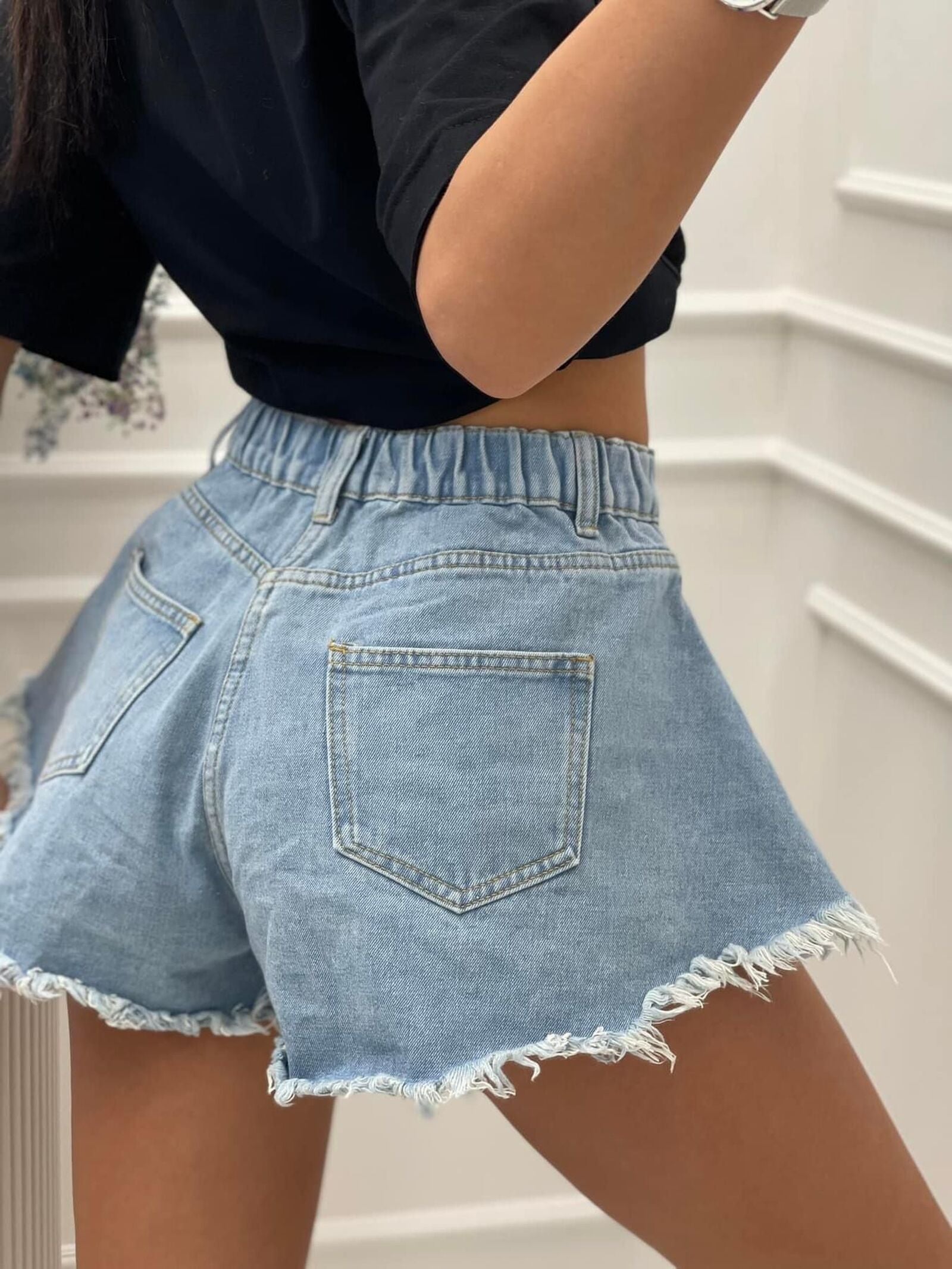 Pantaloni scurti din denim Kity - mauri.ro (2)